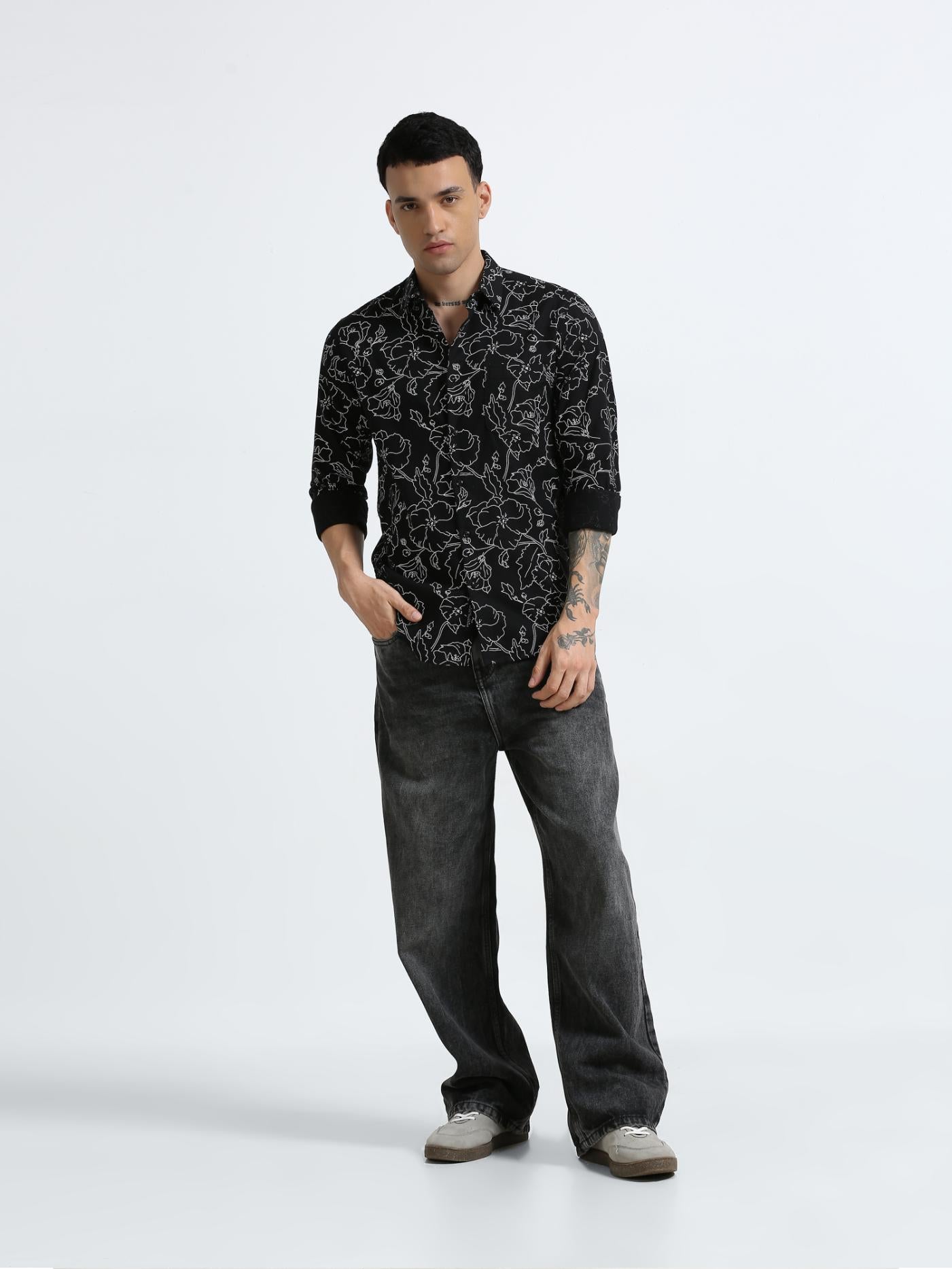 Silhouette Leaf Black Shirt